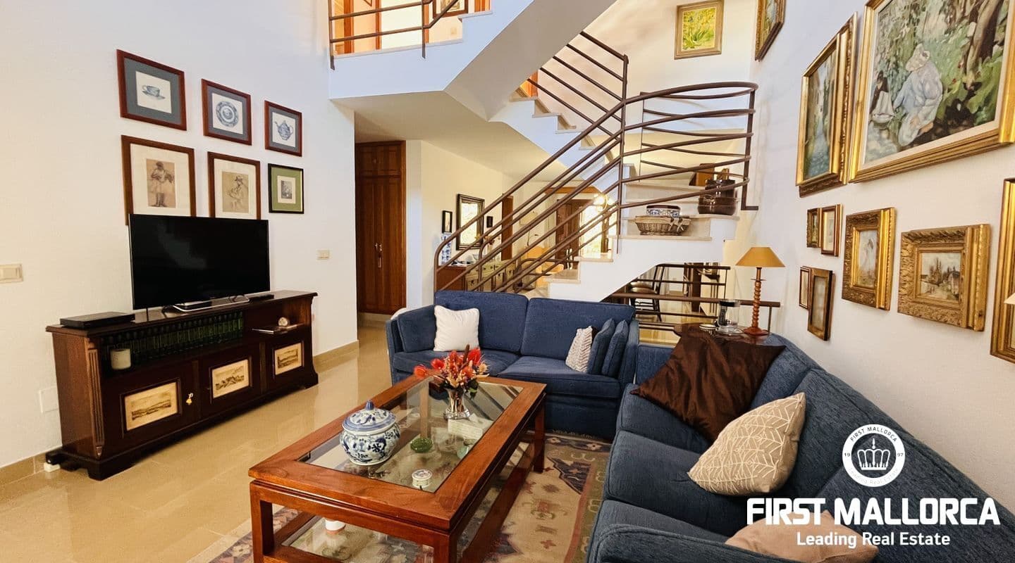 Spacious 5-Bed Semi-Detached House in Palma's Prime Location