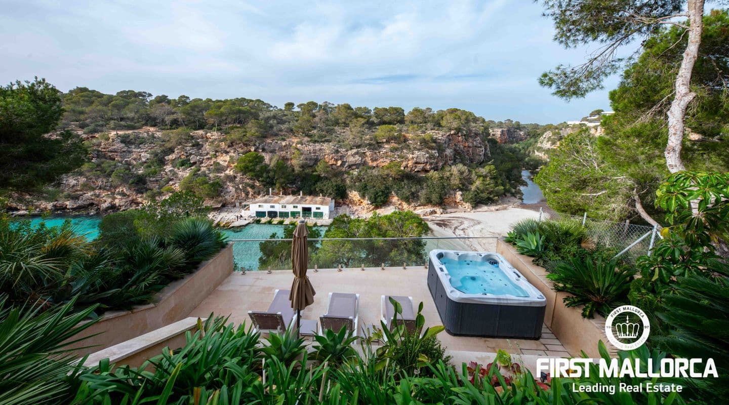 Seafront Semi-Detached House in Exclusive Cala Pi