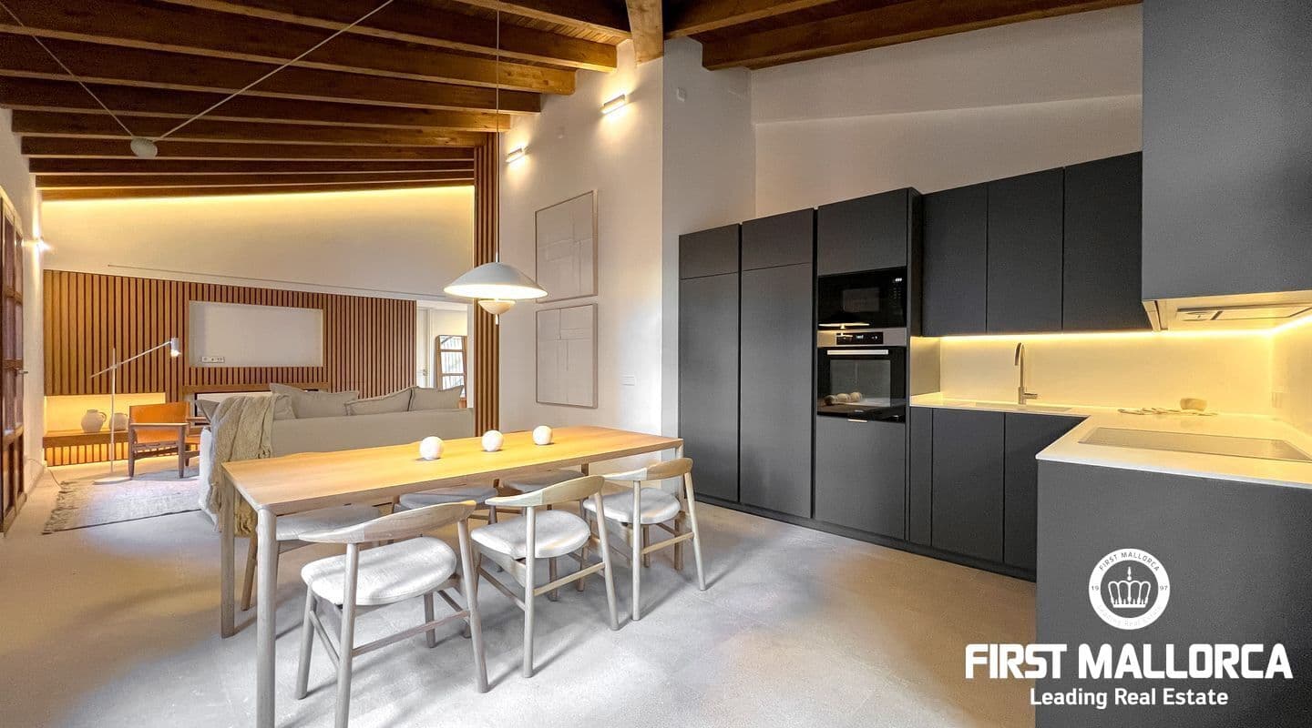 Luxurious Three-Bed Penthouse in Historic Palma