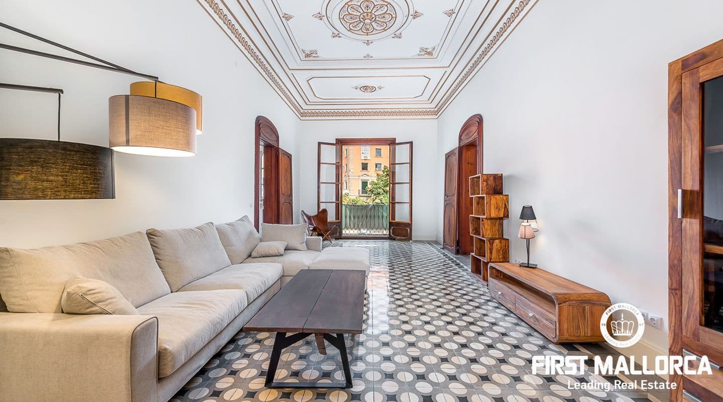 Refurbished Four-Bedroom Apartment in Palma's Paseo del Borne