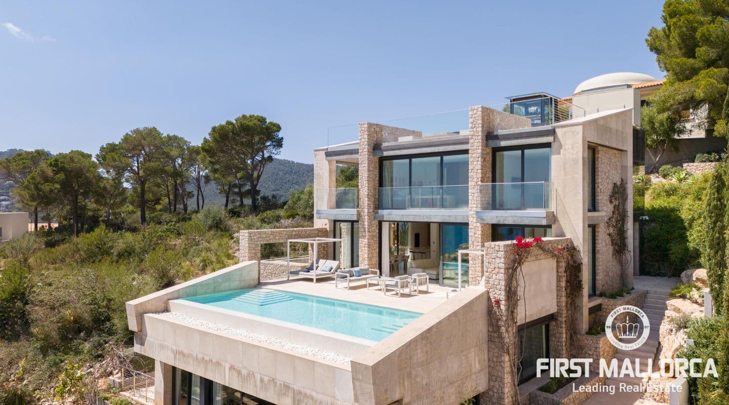 Modern Villa with Sea Views in Canyamel