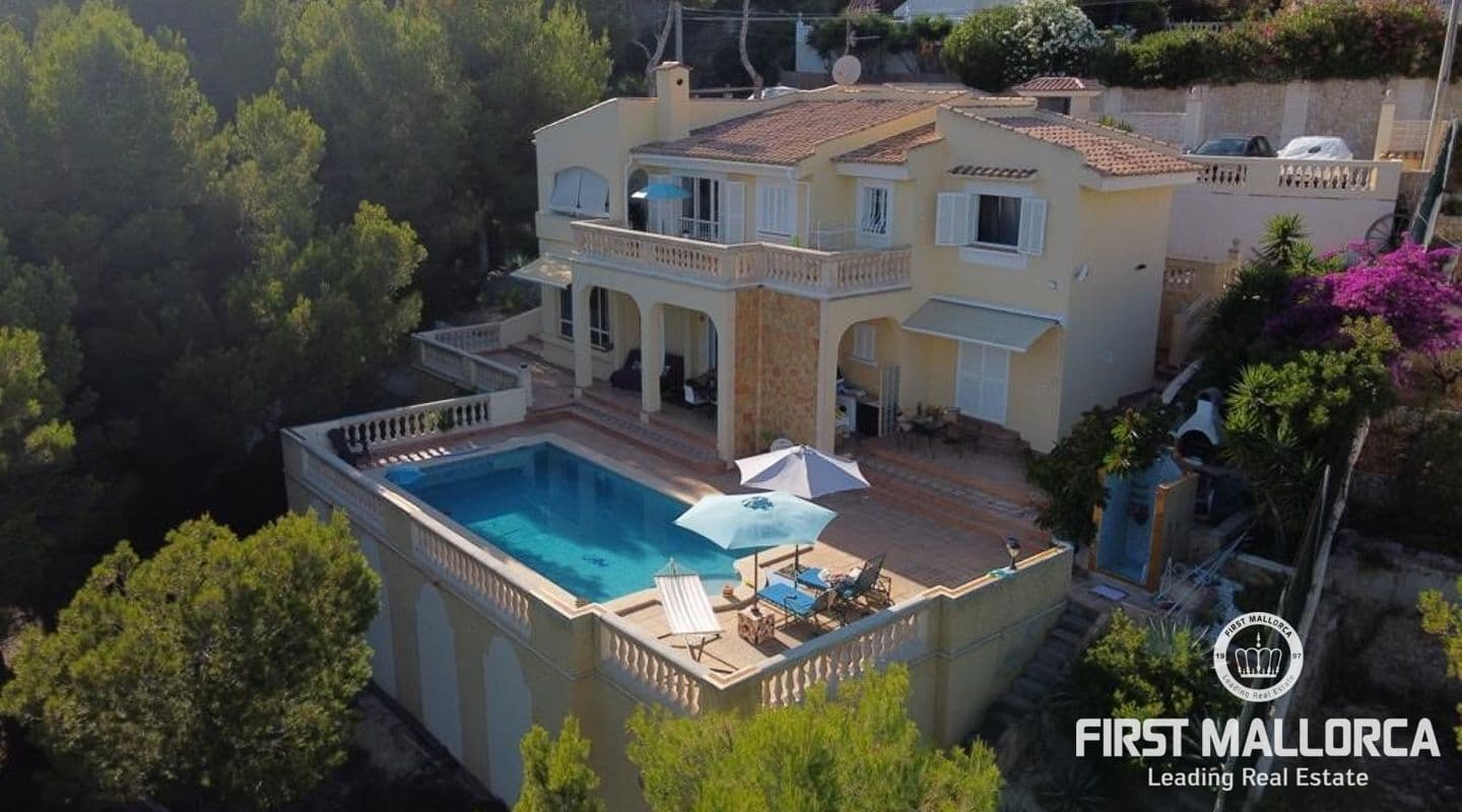 Five-Bedroom Villa in Tranquil Costa de la Calma