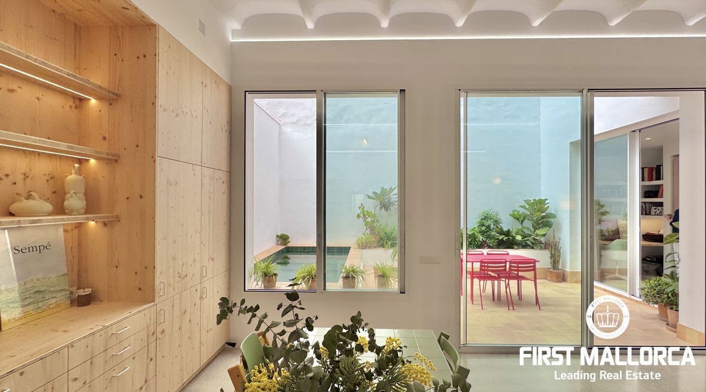 Stylish Ground-Floor Loft Apartment with Patio in Palma Centre