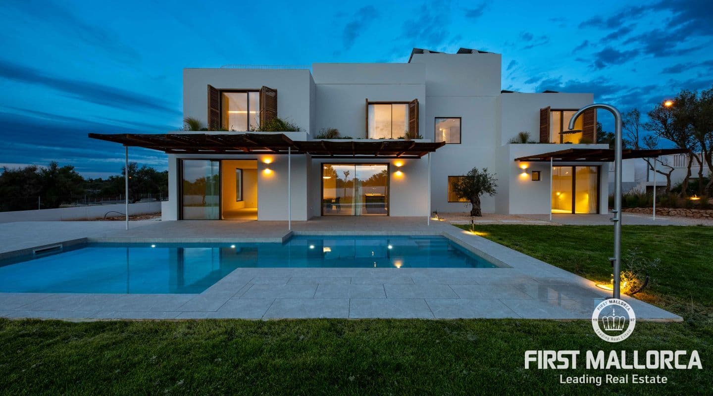 Newly Built Four-Bed Villa with Mountain and Bay Views in Son Gual