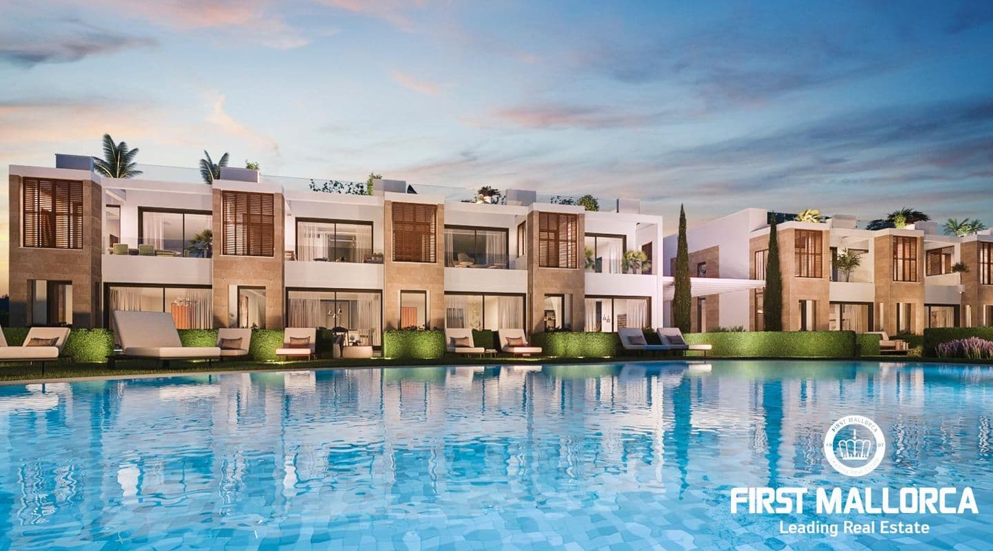 Three-Bed Semi-Detached Villa with Lake Views in Playa de Alcúdia