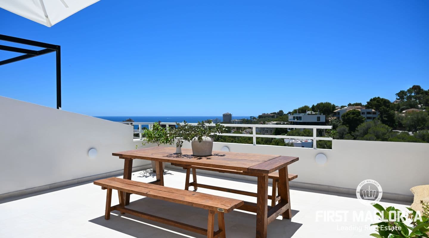 Renovated Three-Bed Penthouse with Sea Views in Cas Català