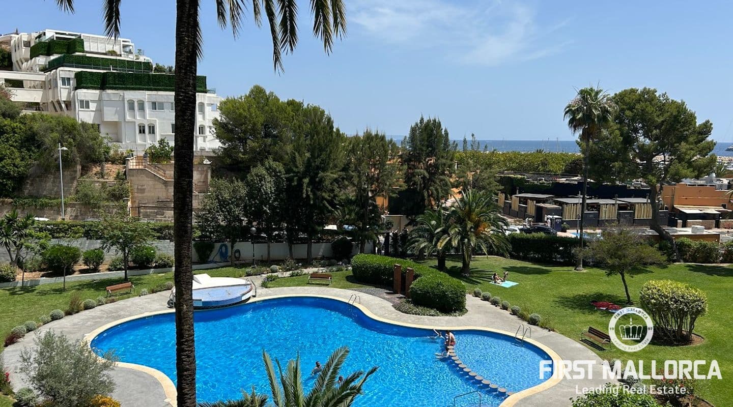 Elegant Two-Bedroom Apartment with Sea Views in Puerto Portals