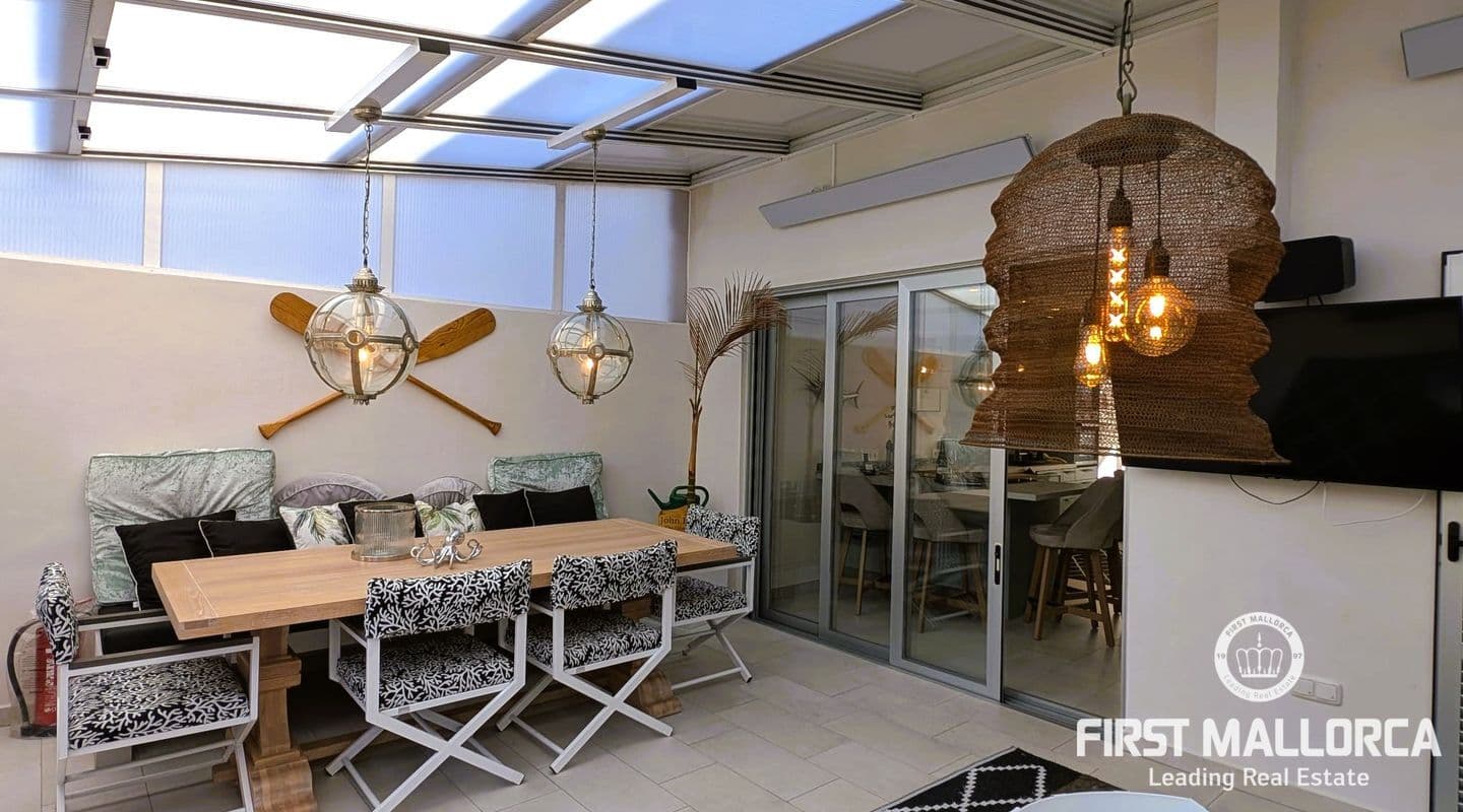 Modern Two-Bed House with Rental Licence in Cala Llombards