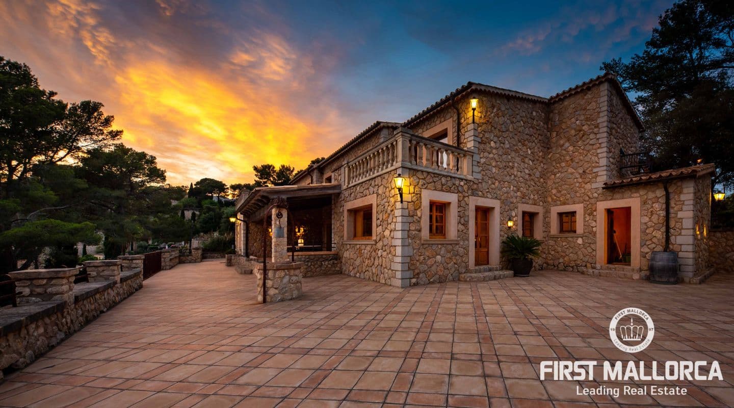 Spectacular Finca with Panoramic Mountain and Sea Views in Galilea