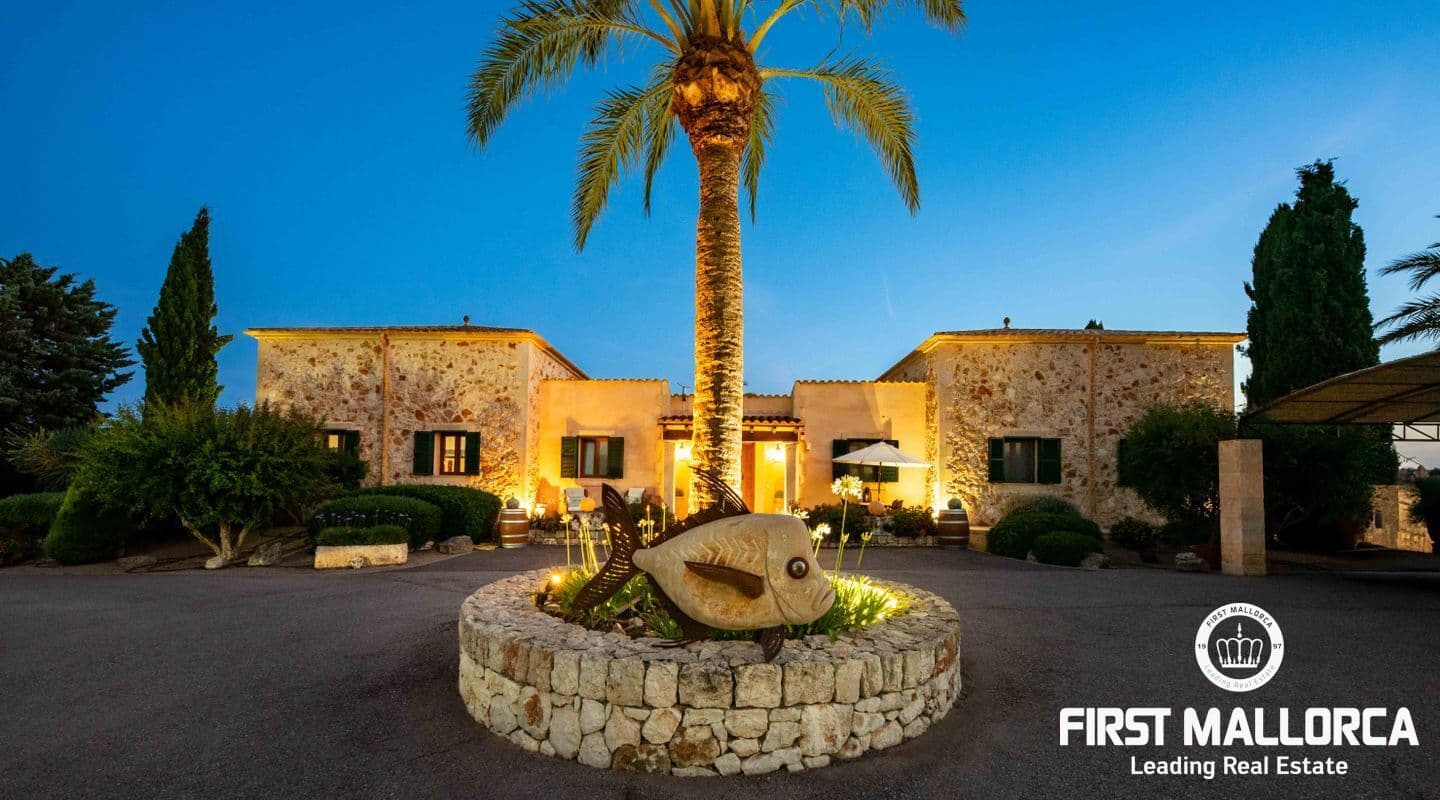 Spacious Three-Bed Villa with Vineyard near Porreres