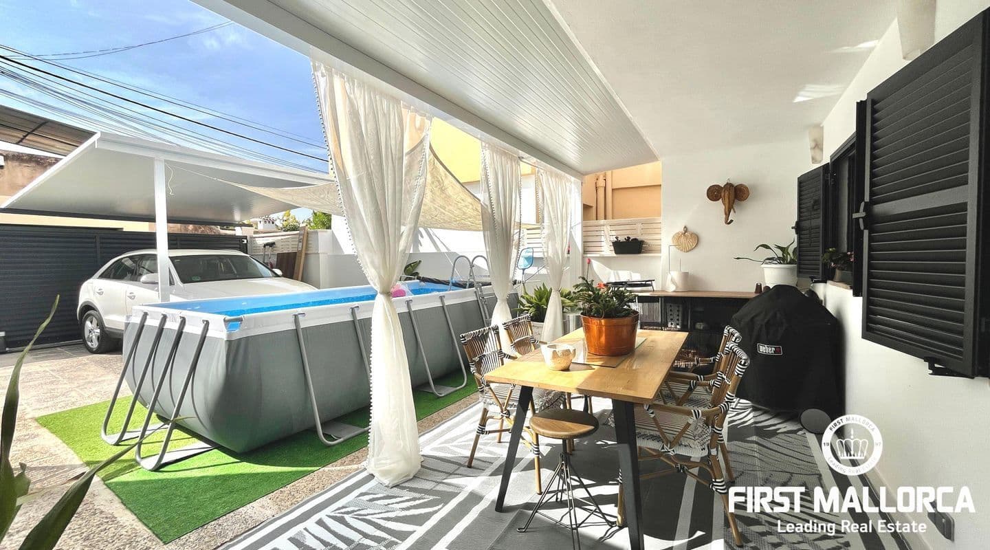 Charming Family Townhouse with Modern Upgrades in Son Rapinya