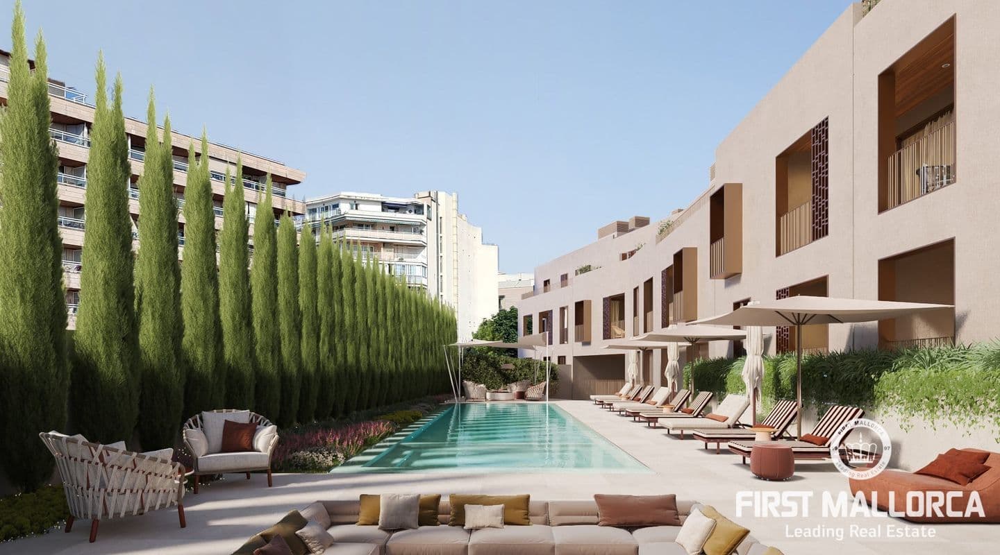 Elegant 2-Bedroom Apartment Steps from Palma's Waterfront