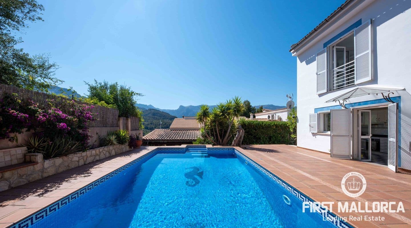 Spacious Villa with Panoramic Mountain and Port Views in Puerto de Sóller