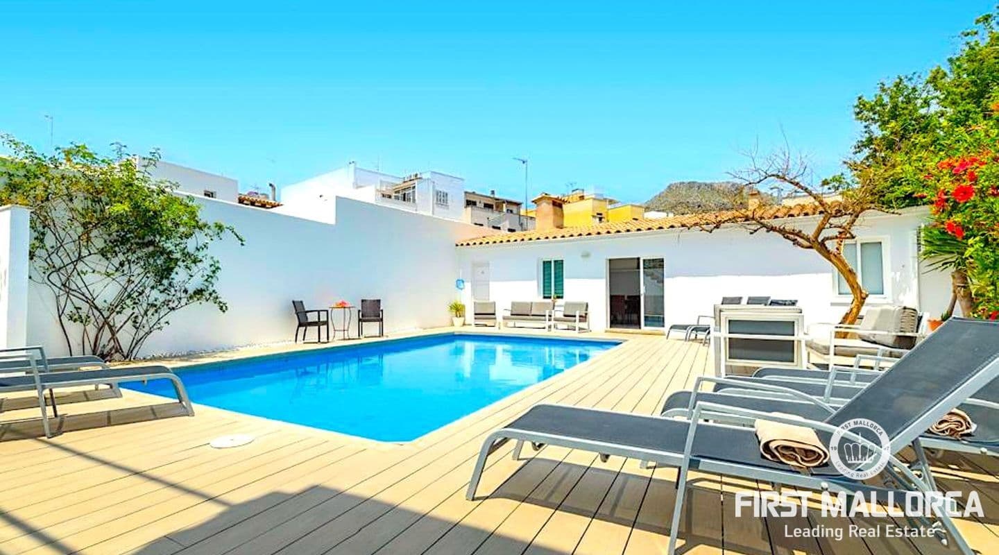 Spacious Seven-Bedroom House with Pool in Central Puerto Pollensa