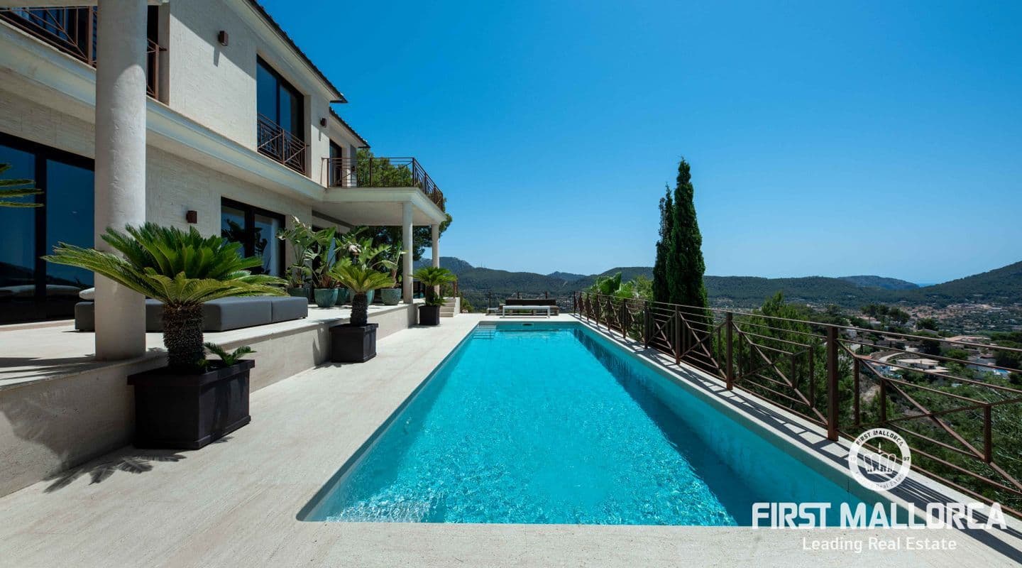 Spacious Five-Bedroom Sea View House in Puerto de Andratx