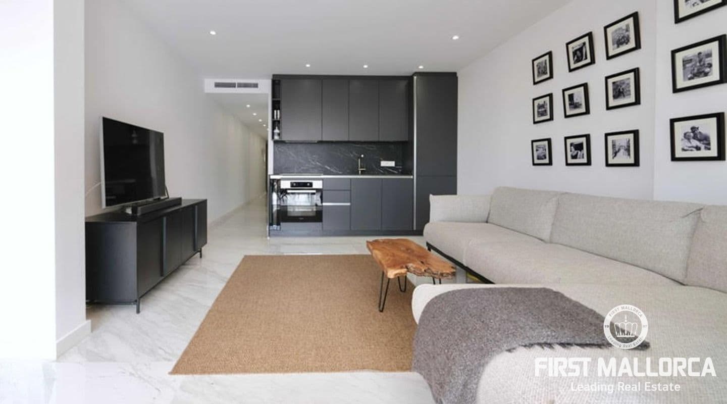 Renovated Two-Bedroom Apartment with Sea Views in Puerto Portals