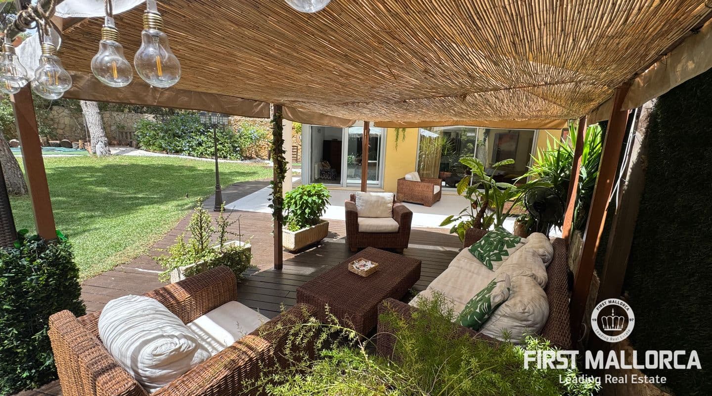 Spacious Three-Bedroom Garden Apartment in Sol de Mallorca