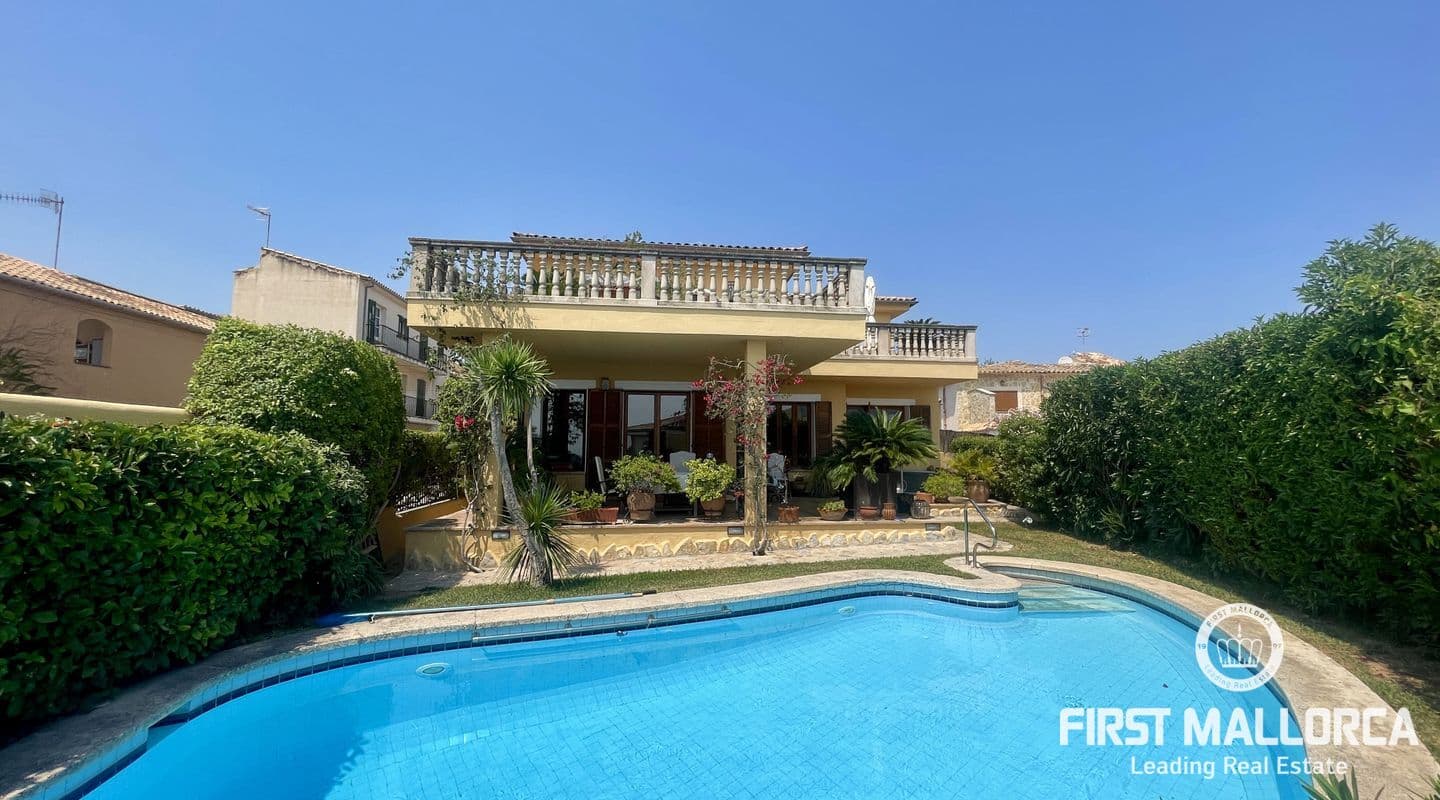 Unique Four-Bed Villa with Panoramic Views in Campanet