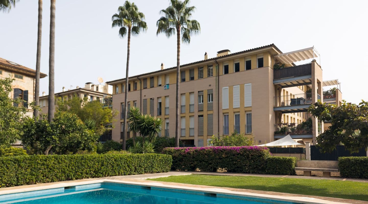 Bright Three-Bedroom Apartment in Central Sóller