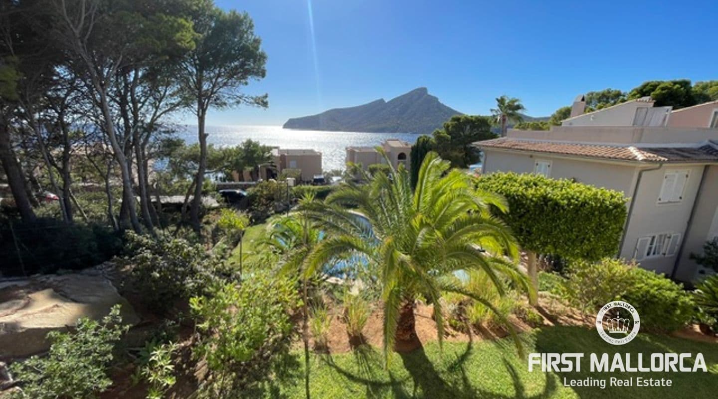 Two-Bedroom Semi-Detached House with Sea Views in Sant Elm