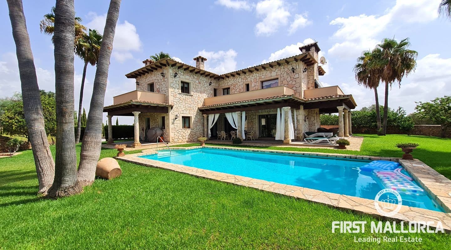Spacious Six-Bedroom Mallorcan Finca near Llucmajor