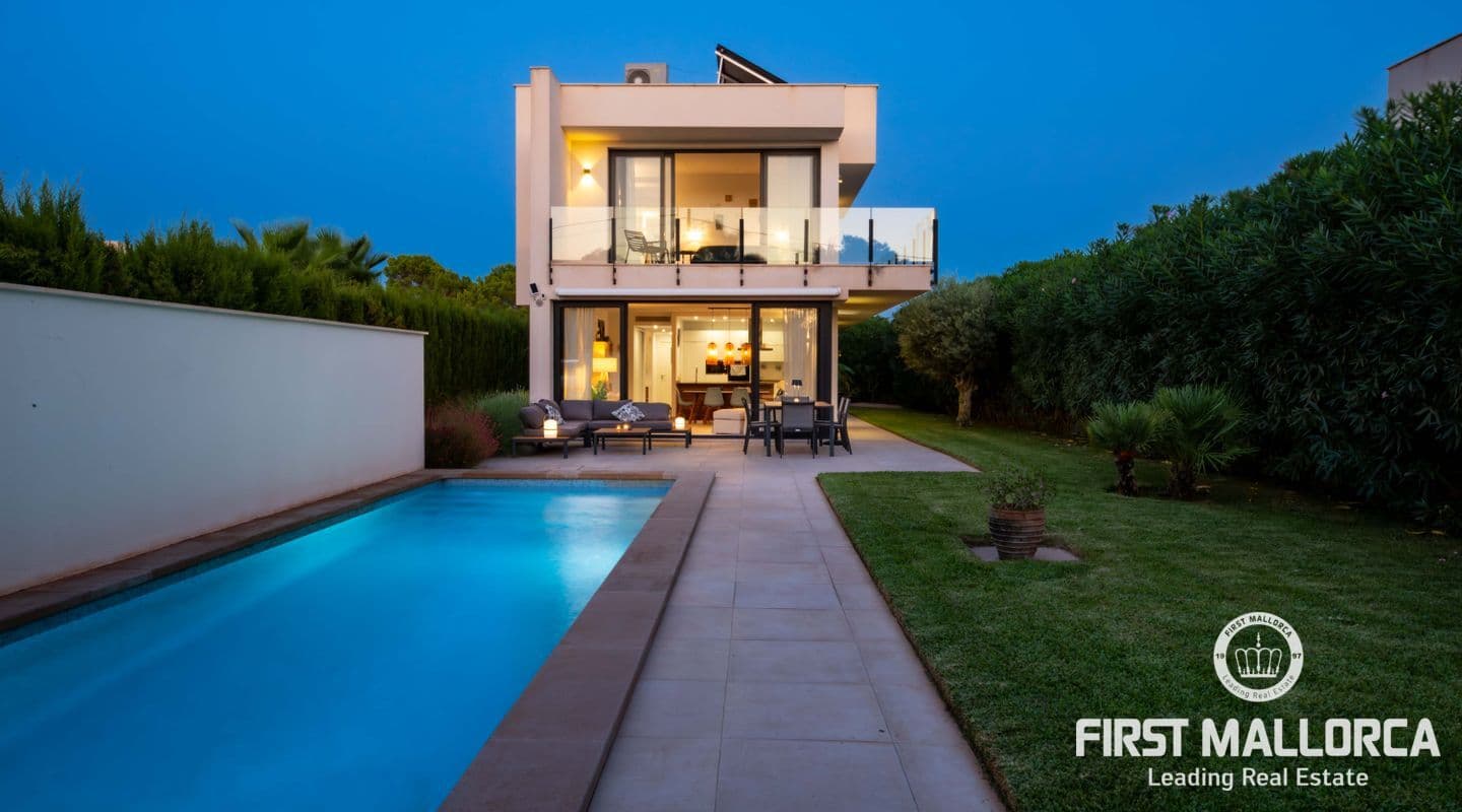 Modern Four-Bedroom Villa with Sea Views in Cala Pi