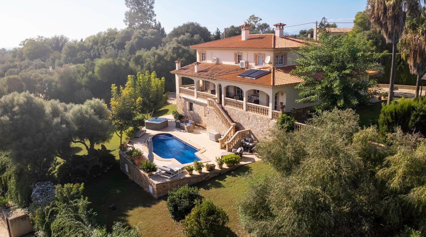 Luxurious Four-Bedroom Villa with Panoramic Views in S’Aranjassa