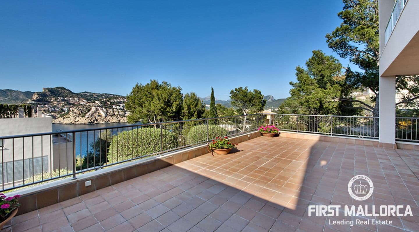 Ground Floor Apartment with Sea Views in Puerto de Andratx