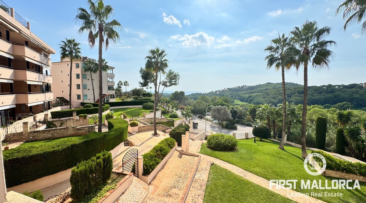 Exclusive Two-Bed Apartment near Golf Course in Bendinat