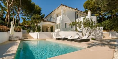 Elegant Five-Bedroom Villa in Santa Ponsa with En-Suite Bathrooms