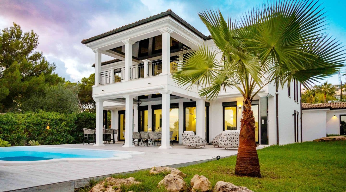 Exclusive Four-Bedroom Villa with Modern Elegance in Santa Ponsa