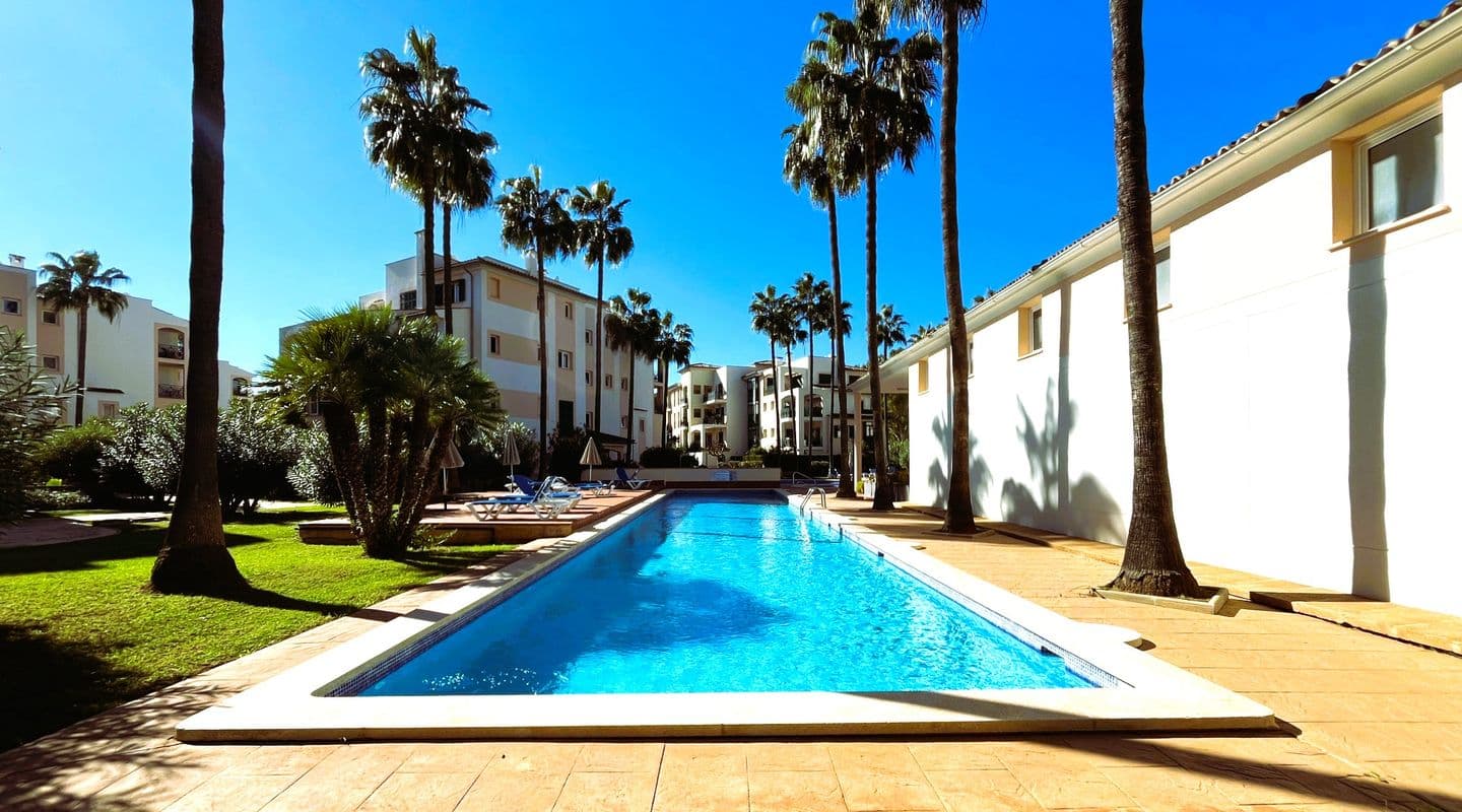 Spacious 3-Bedroom Apartment Steps from Santa Ponsa Beach