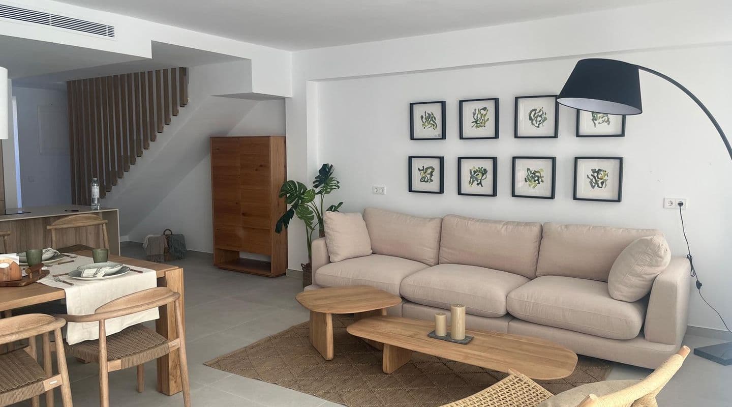 Three-Bedroom Semi-Detached Villa with Lake Views in Alcúdia