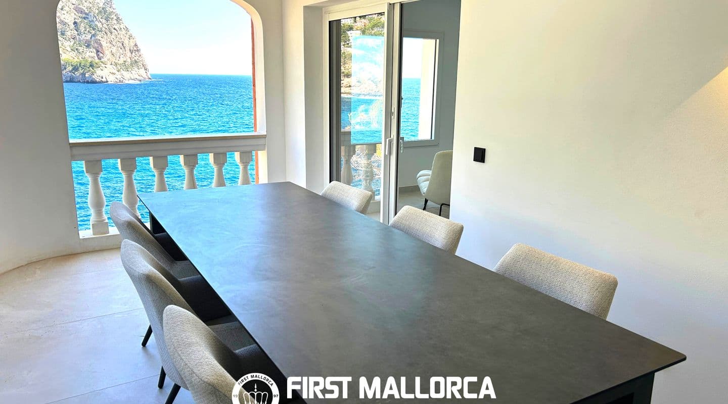 Renovated Three-Bedroom Apartment with Ocean Views in Puerto de Andratx