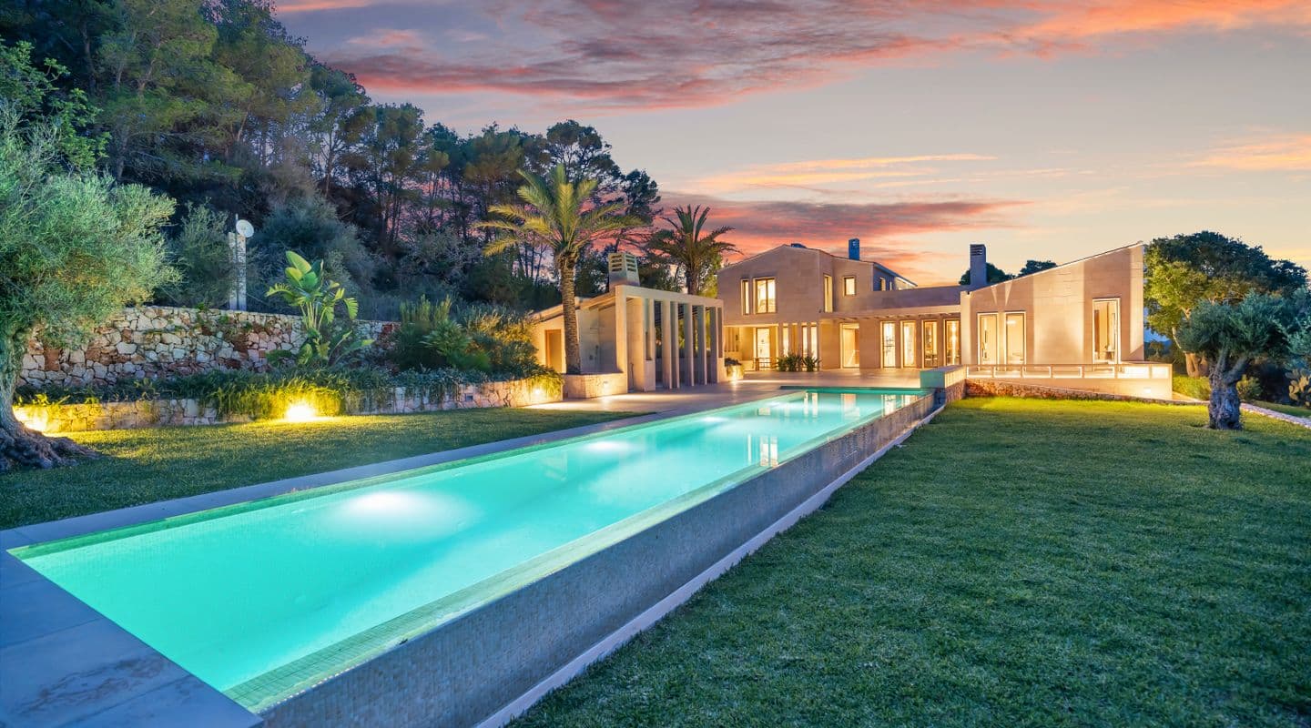 Private 5-Bedroom Finca with Countryside Views near Felanitx