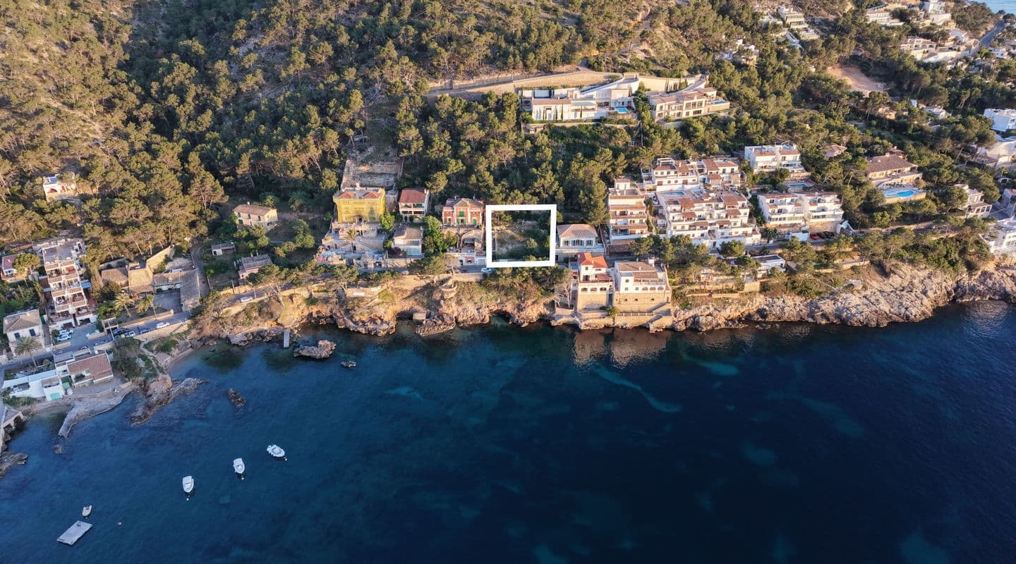Exceptional First-Line Plot in Port Andratx with Approved Project