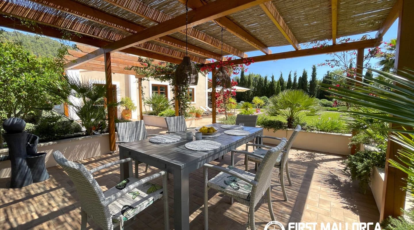 Luxury Finca with Extensive Plot and Mediterranean Garden in Andratx