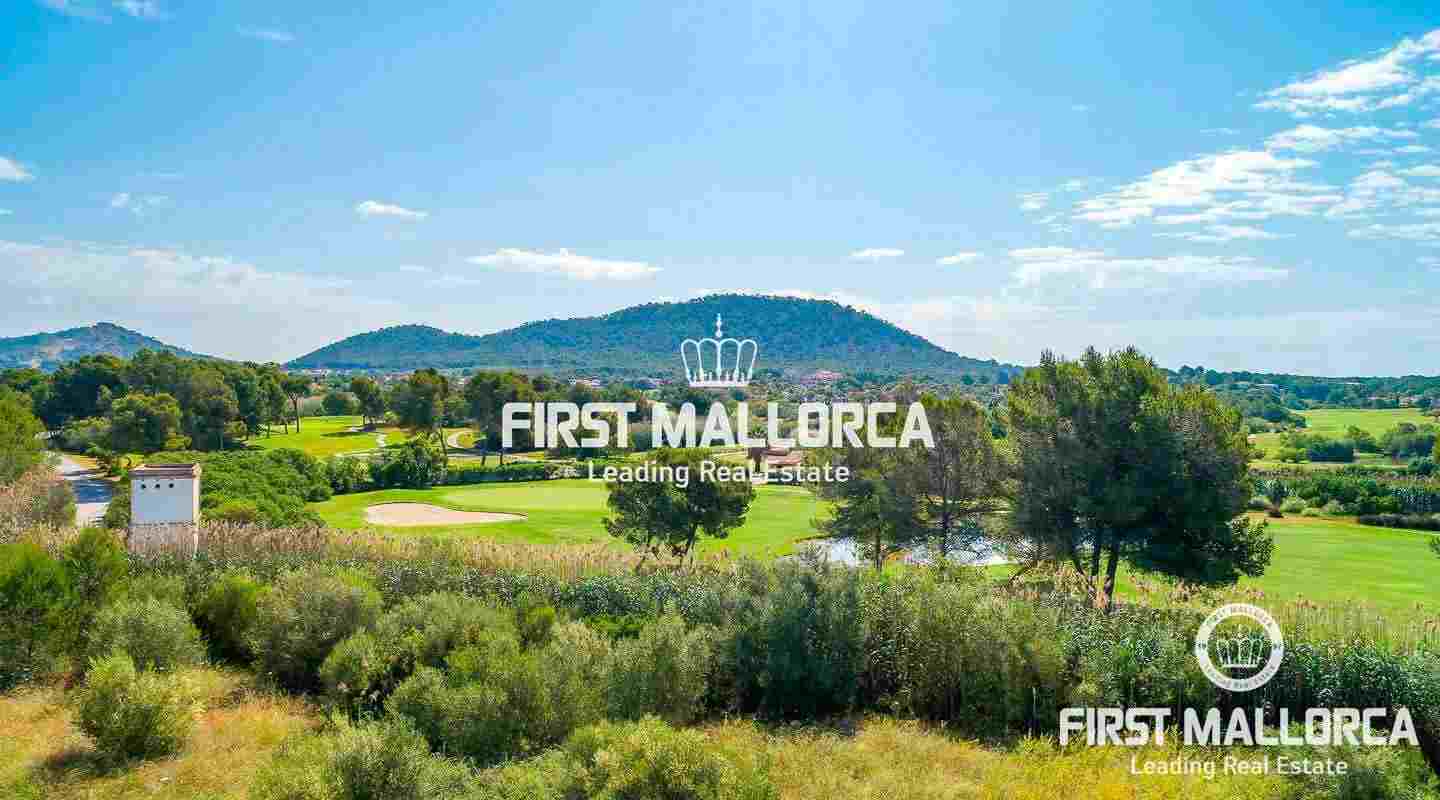 Frontline Golf Course Plot for Investment in Santa Ponsa