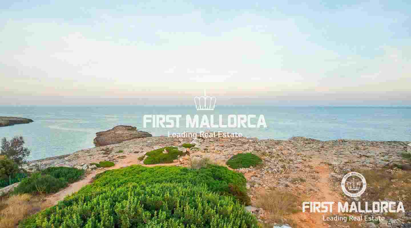 Oceanfront Building Plot in Tranquil Cala d'Or